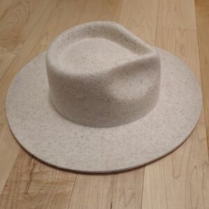 GIGI PIP Mix Ivory Zephyr 55 - Stylish Cream Felt Hat